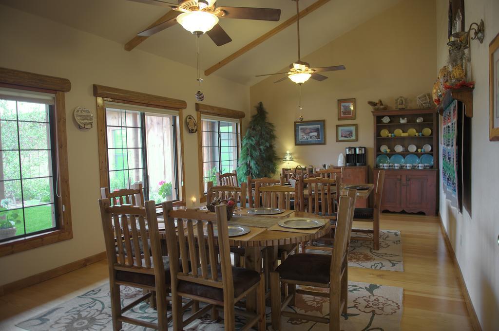 Grand Canyon Bed And Breakfast Уилямс Екстериор снимка