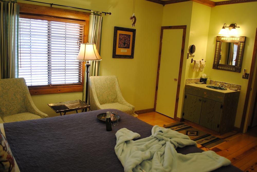 Grand Canyon Bed And Breakfast Уилямс Екстериор снимка
