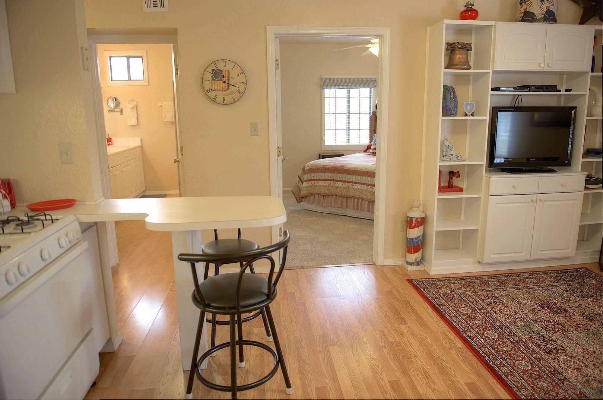 Grand Canyon Bed And Breakfast Уилямс Екстериор снимка