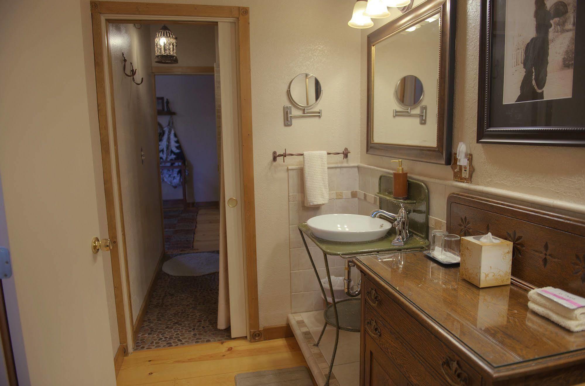 Grand Canyon Bed And Breakfast Уилямс Екстериор снимка
