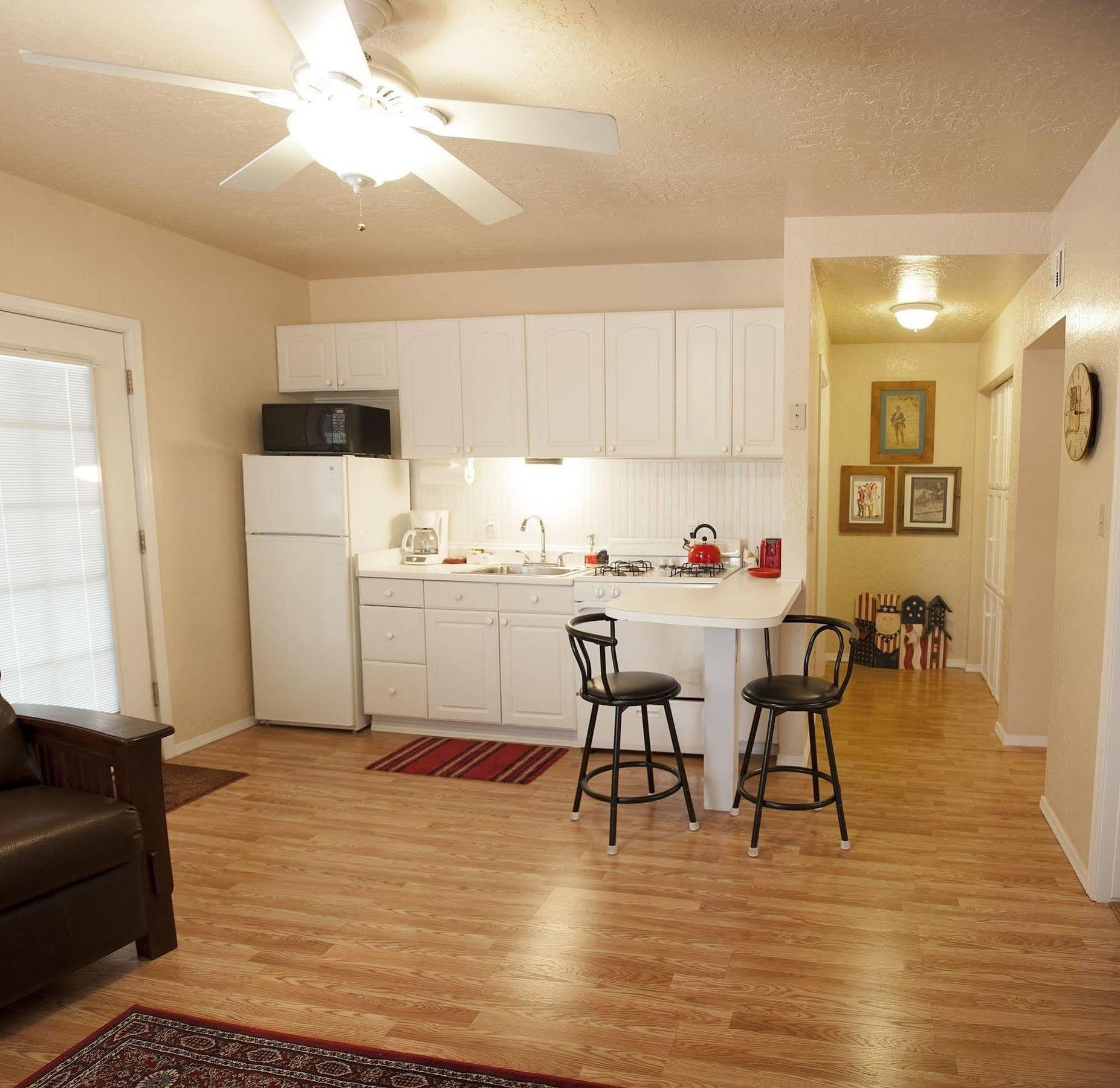 Grand Canyon Bed And Breakfast Уилямс Екстериор снимка